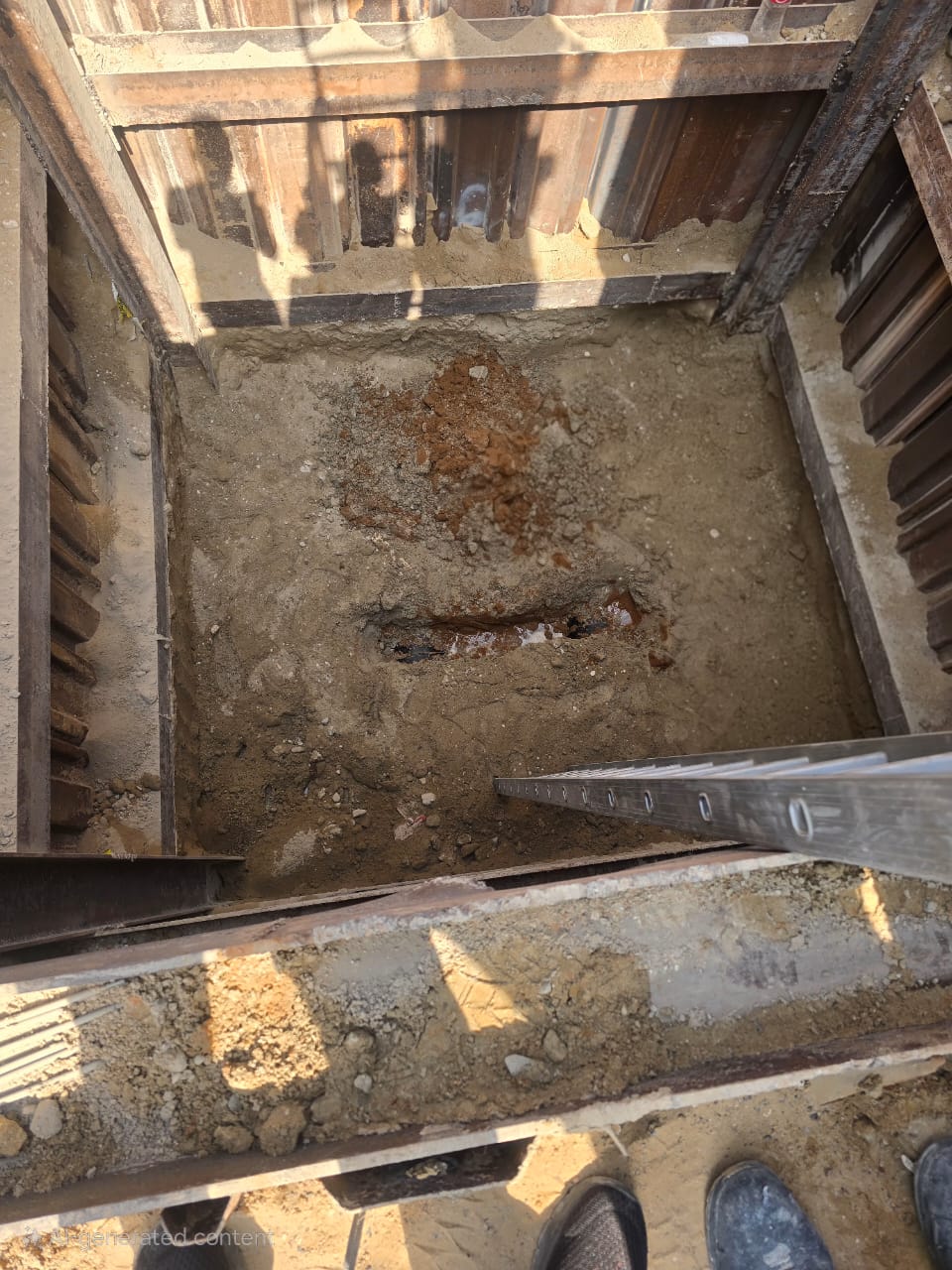 DN500 chilled water pipeline excavation and shoring at Danat Development Abu Dhabi