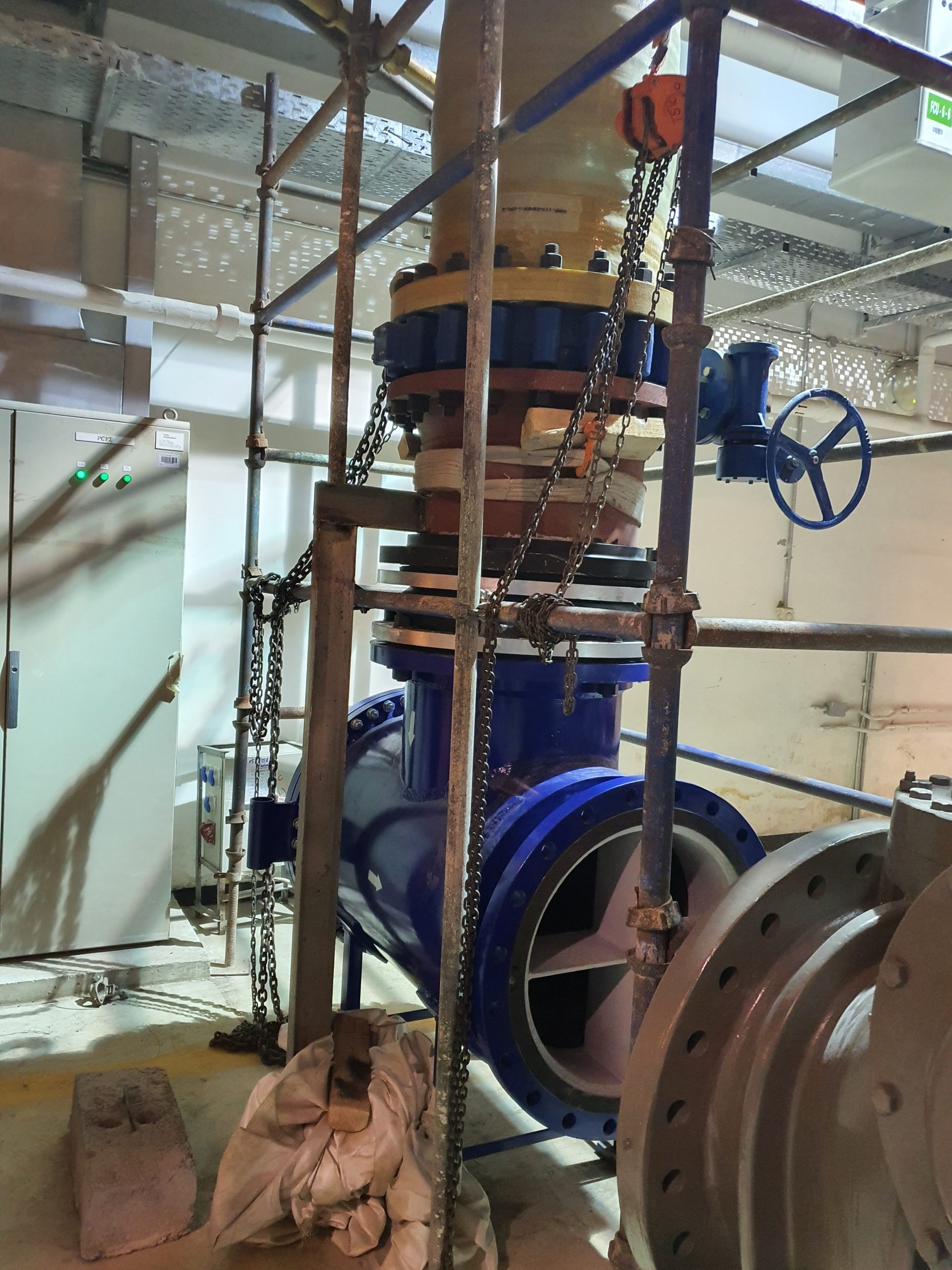 Large bore chilled water pipeline connection and mechanical modification at district cooling plant
